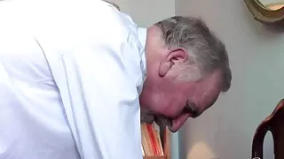 التبول استمناء و التبول على سكسي محارم اجنبي بعضها البعض