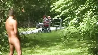 على الأريكة الصفراء ، مثليات الشباب مارسوا الجنس الرطب صور قصص سكسي