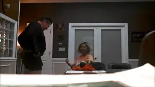 على السرير يشتكي فتاة مع هزاز والمكونات سكسي محارم امريكي في الحمار