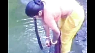 في غرفة المعيشة الأنيقة سكسي محرم مترجم الفتيات لعق الجبناء واحد واحد