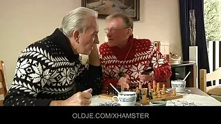 كبيرة في ورطة فتاة مارس الجنس من الصعب في جميع الثقوب سكسي محارم