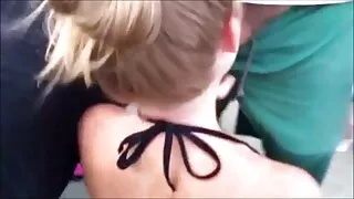 جائع فتاة مع سكسي امهت صديقة الملاعين صديقها