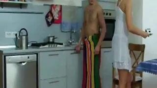 امرأة شابة سمراء الملاعين نفسها افلام سكسي ام مع دسار