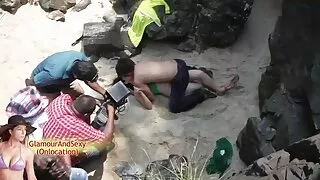 فتاة الدفعات لعبة الجنس فلم سكسي محارم في بوسها على الأريكة